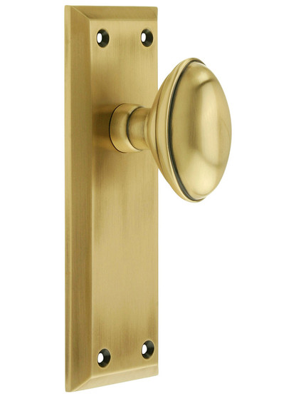 Grandeur Fifth Avenue Door Set With Eden Prairie Knobs in Antique Brass with .
